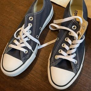 Converse blue size 7
